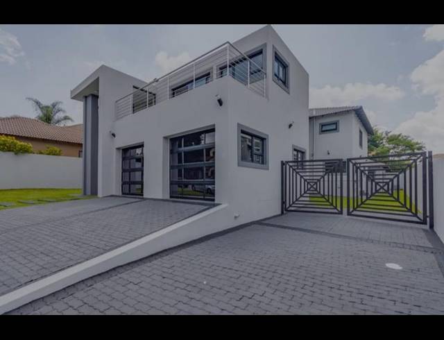 4 BEDROOM HOUSE FOR SALE IN FOURWAYS